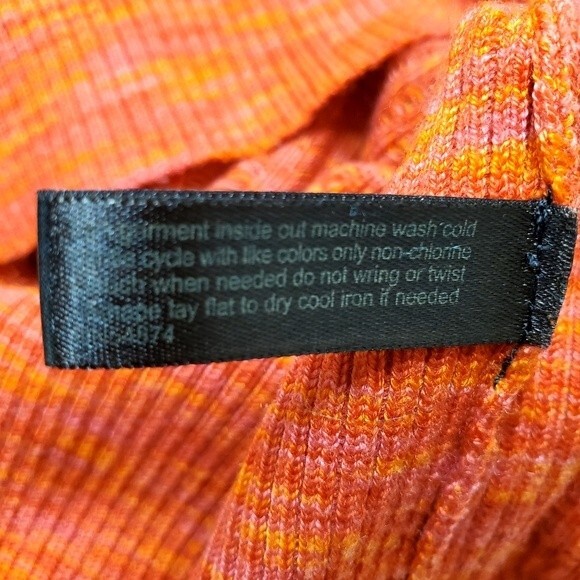 THE LIMITED Orange Marbled V-Neck Banded Bottom Top Blouse in Size M - Picture 3 of 6